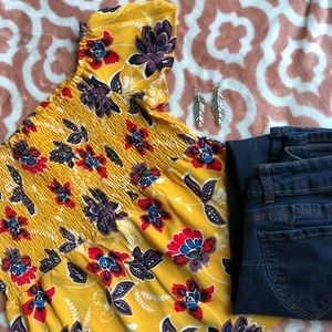 🌼Off the Shoulder Floral Top